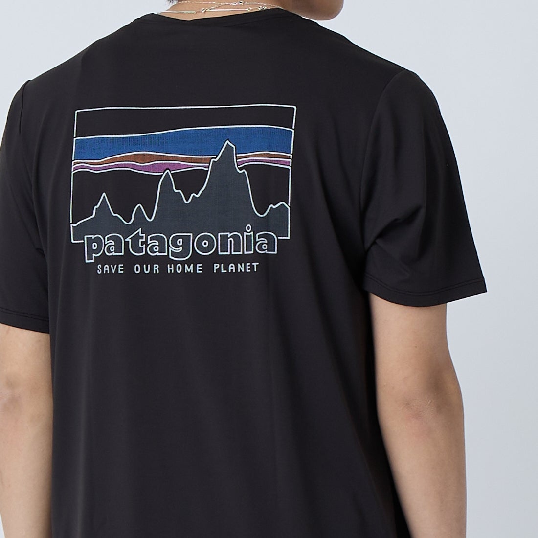 patagonia [パタゴニア] メンズ キャプリーン クールデイリーシャツ(73 スカイライン) [45478] BLK &&モデル身長：179cm 着用サイズ：M&&