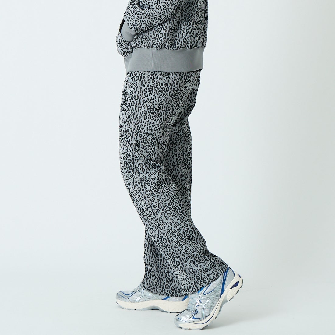 South2West8 [サウスツーウエストエイト] トレーナーパンツ [SX711] B GREY &&モデル身長：179cm 着用サイズ：M&&