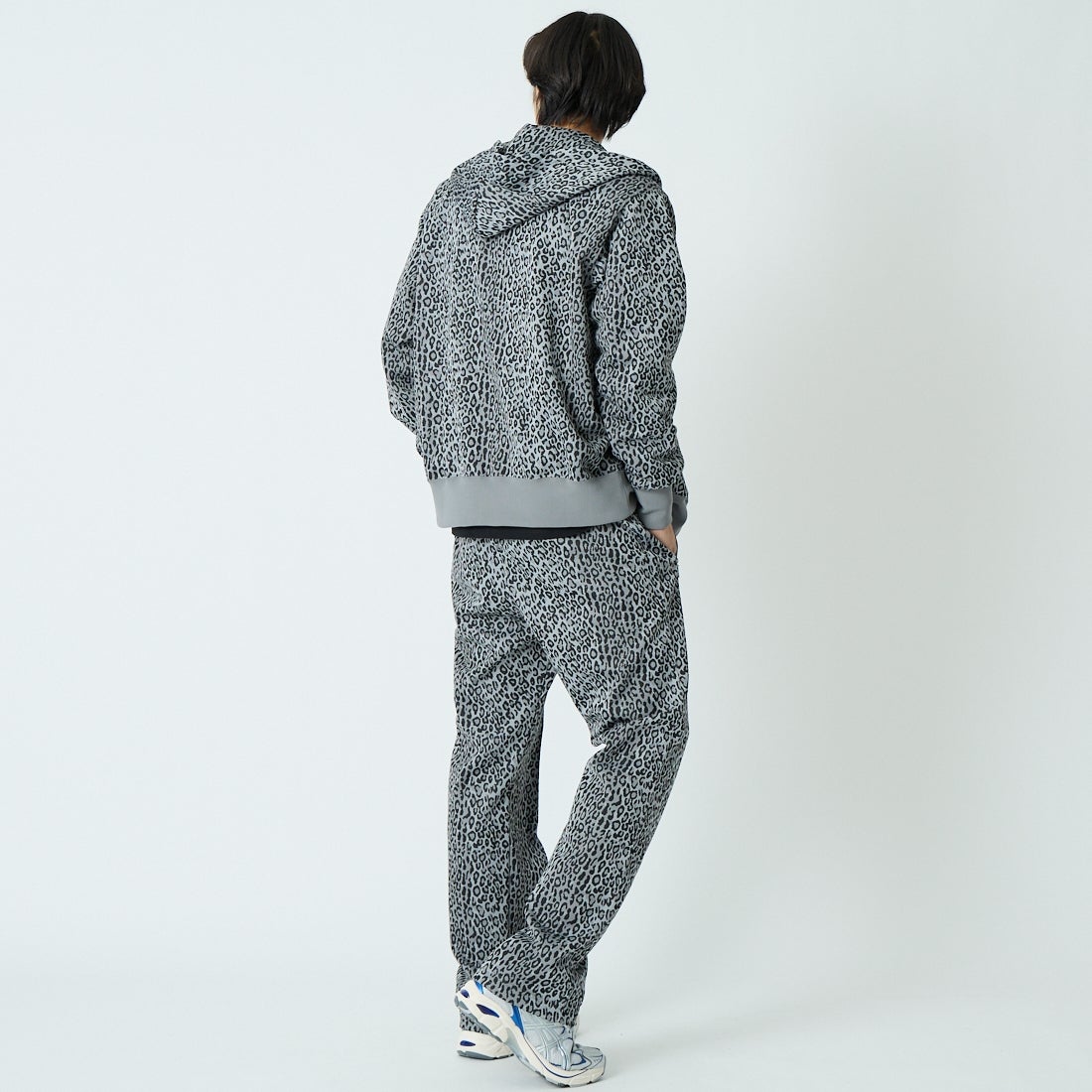 South2West8 [サウスツーウエストエイト] トレーナーパンツ [SX711] B GREY &&モデル身長：179cm 着用サイズ：M&&