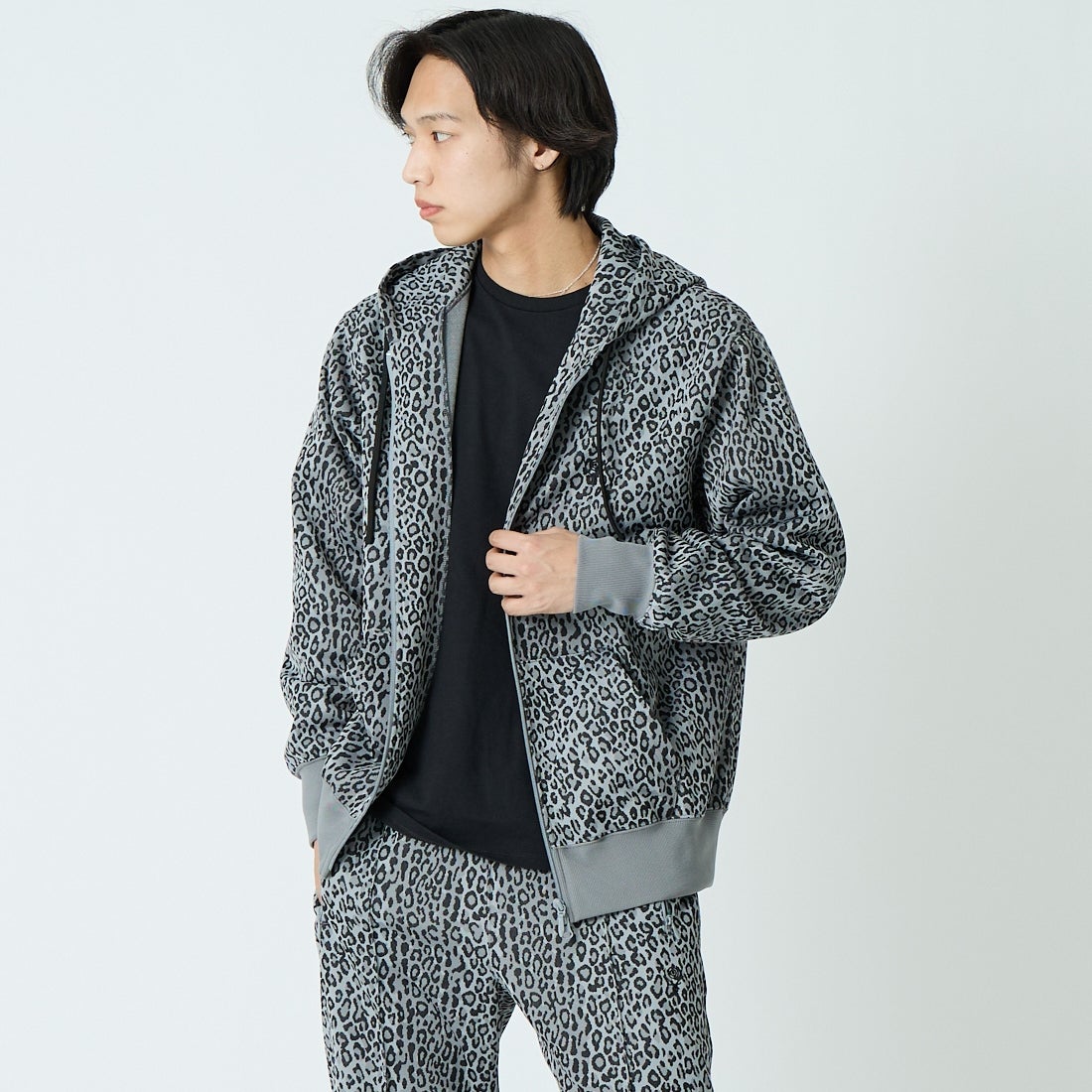 South2West8 [サウスツーウエストエイト] トレーナーフーディ [SX709] B GREY &&モデル身長：179cm 着用サイズ：M&&