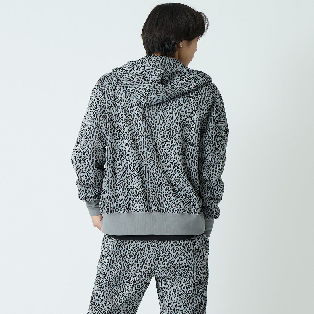 South2West8 [サウスツーウエストエイト] トレーナーフーディ [SX709] B GREY &&モデル身長：179cm 着用サイズ：M&&