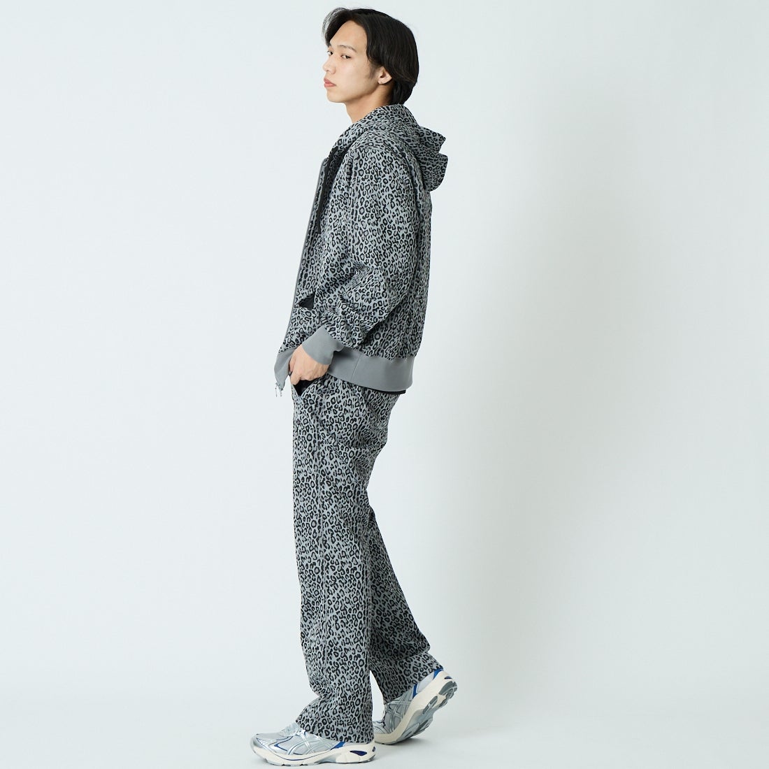 South2West8 [サウスツーウエストエイト] トレーナーフーディ [SX709] B GREY &&モデル身長：179cm 着用サイズ：M&&