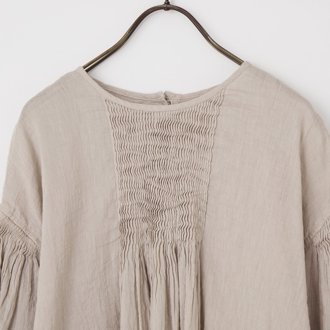 maison de soil [メゾンドソイル] リネンコットン バックオープンクルーネックシャツ [INMDS25012D] 940D D.GRY