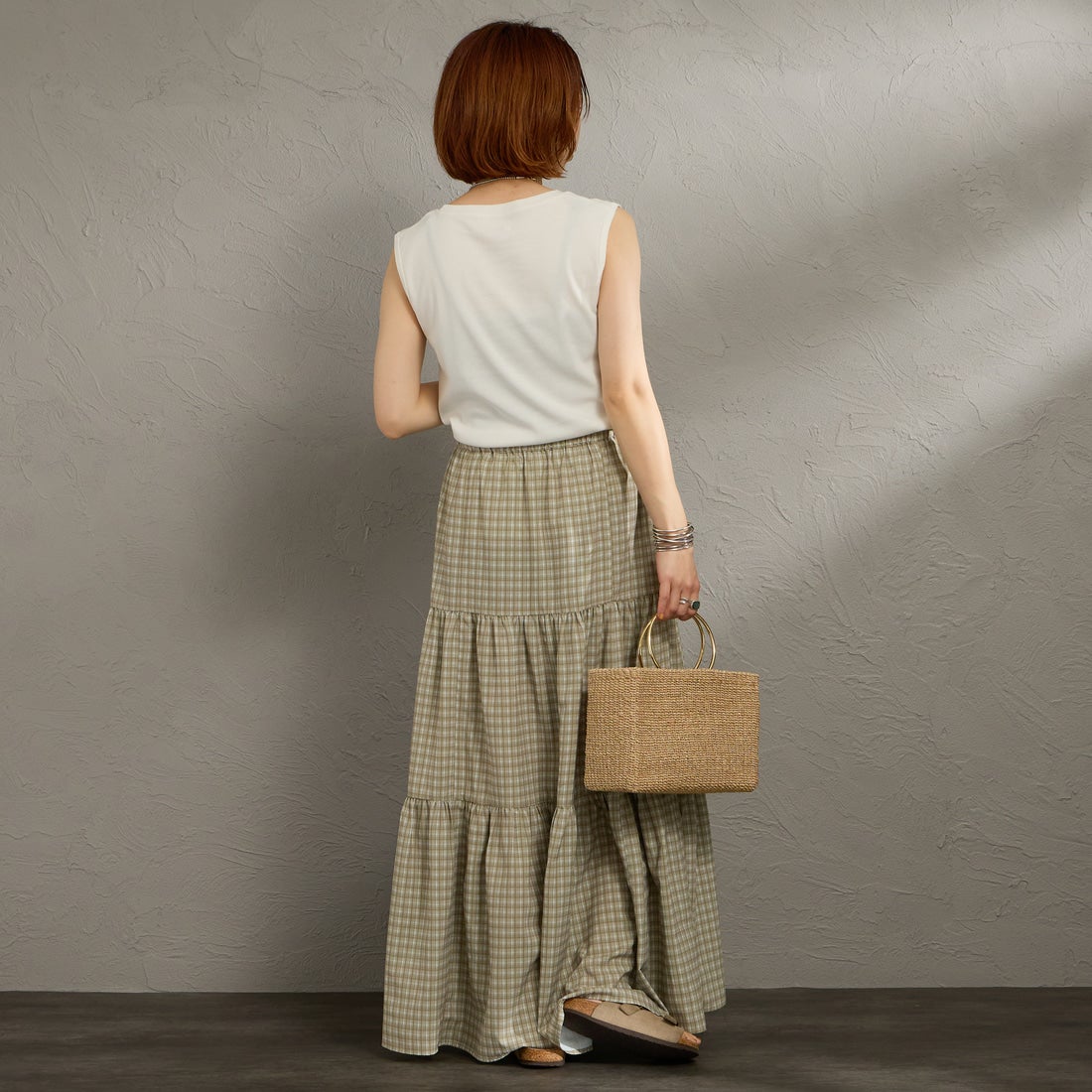 UNIVERSAL OVERALL [ユニバーサルオーバーオール] 別注 チェック柄プリント ティアードマキシ丈スカート [U2612767IN-JF] BEIGE &&モデル身長：158cm 着用サイズ：F&&