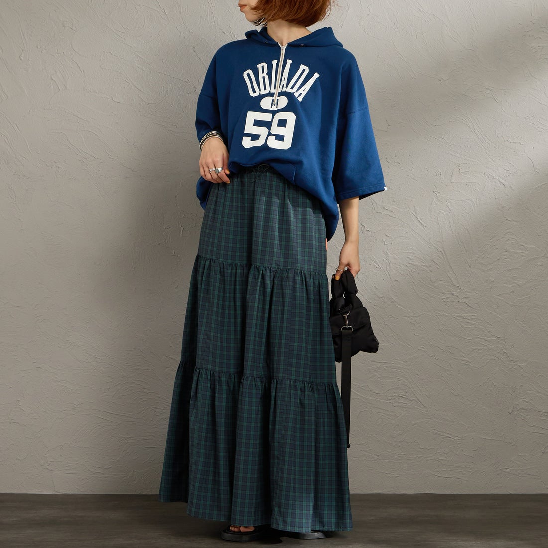UNIVERSAL OVERALL [ユニバーサルオーバーオール] 別注 チェック柄プリント ティアードマキシ丈スカート [U2612767IN-JF] GREEN &&モデル身長：158cm 着用サイズ：F&&