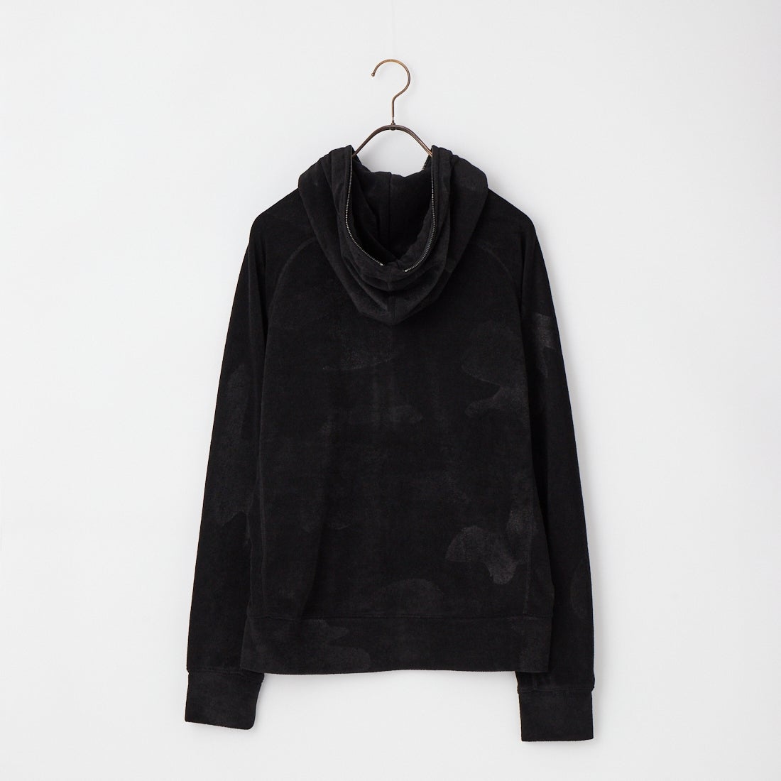 1PIU1UGUALE3 RELAX [ウノ ピゥ ウノ ウグァーレ トレ] カモ柄エンボスパイルパーカー [USO-26066] SN90 BLACK