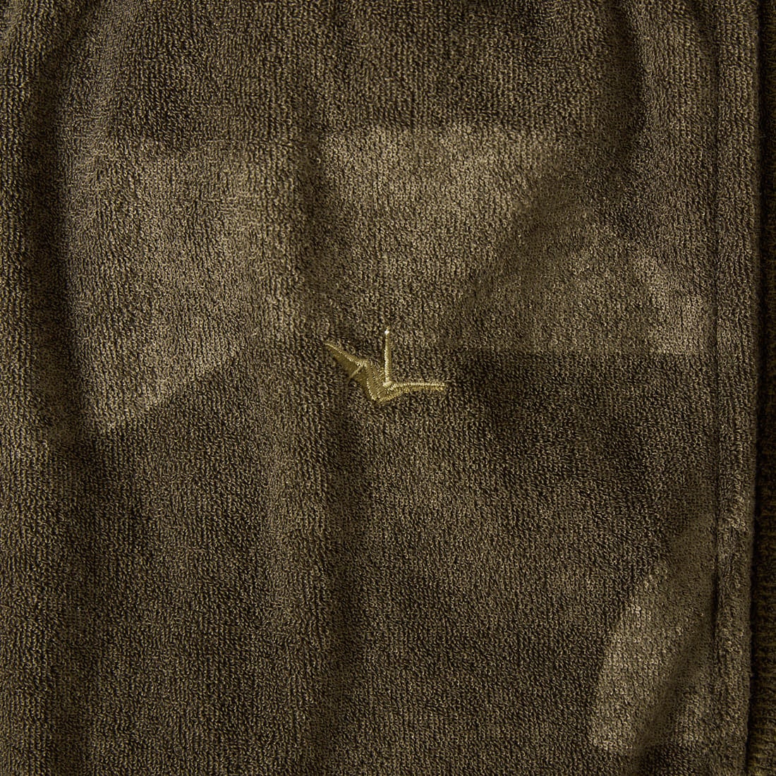 1PIU1UGUALE3 RELAX [ウノ ピゥ ウノ ウグァーレ トレ] カモ柄エンボスパイルジョガーパンツ [USB-26066] SN63 KHAKI