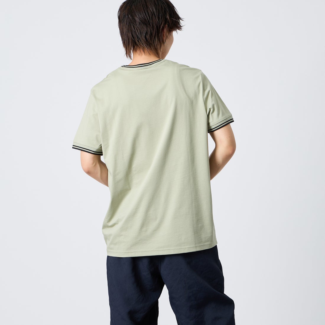 FRED PERRY [フレッドペリー] ツインティップ ショートスリーブTシャツ [M1588V] S23 SEAGRA &&モデル身長：177cm 着用サイズ：L&&