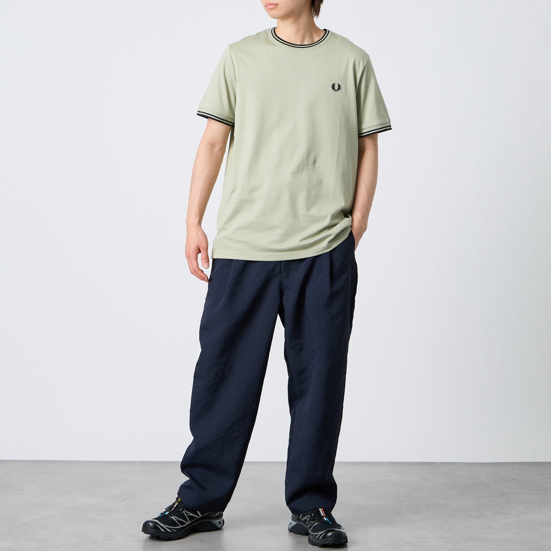 FRED PERRY [フレッドペリー] ツインティップ ショートスリーブTシャツ [M1588V] S23 SEAGRA &&モデル身長：177cm 着用サイズ：L&&