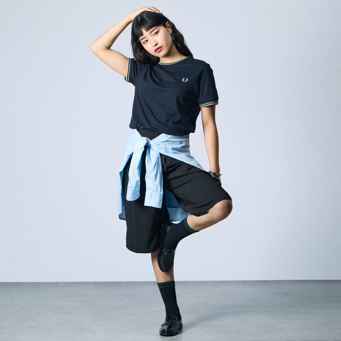 FRED PERRY [フレッドペリー] ツインティップ ショートスリーブTシャツ [M1588V] T73 NAVY/S &&モデル身長：162cm 着用サイズ：S&&