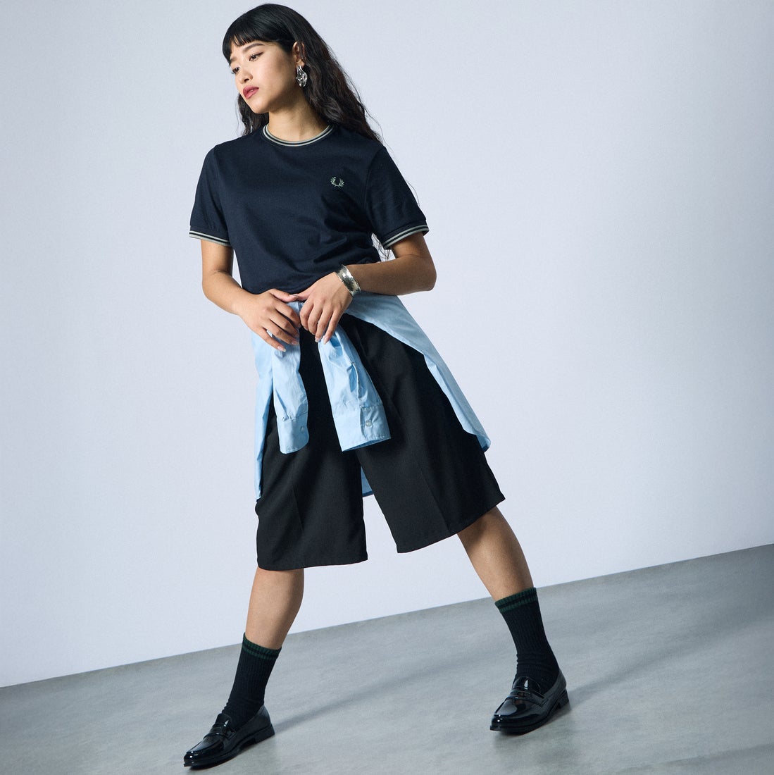 FRED PERRY [フレッドペリー] ツインティップ ショートスリーブTシャツ [M1588V] T73 NAVY/S &&モデル身長：162cm 着用サイズ：S&&