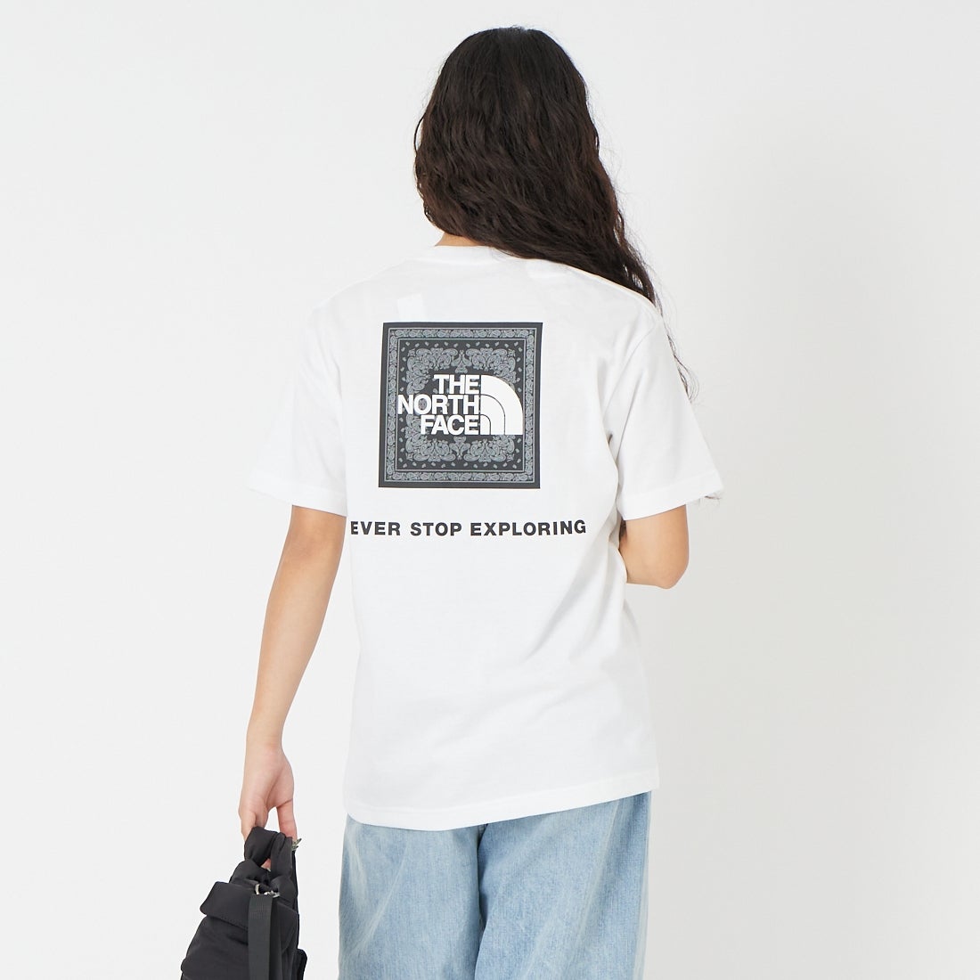 THE NORTH FACE [ザ ノースフェイス] ショートスリーブバンダナスクエアロゴTシャツ [NT32446] W2 &&モデル身長：162cm 着用サイズ：S&&