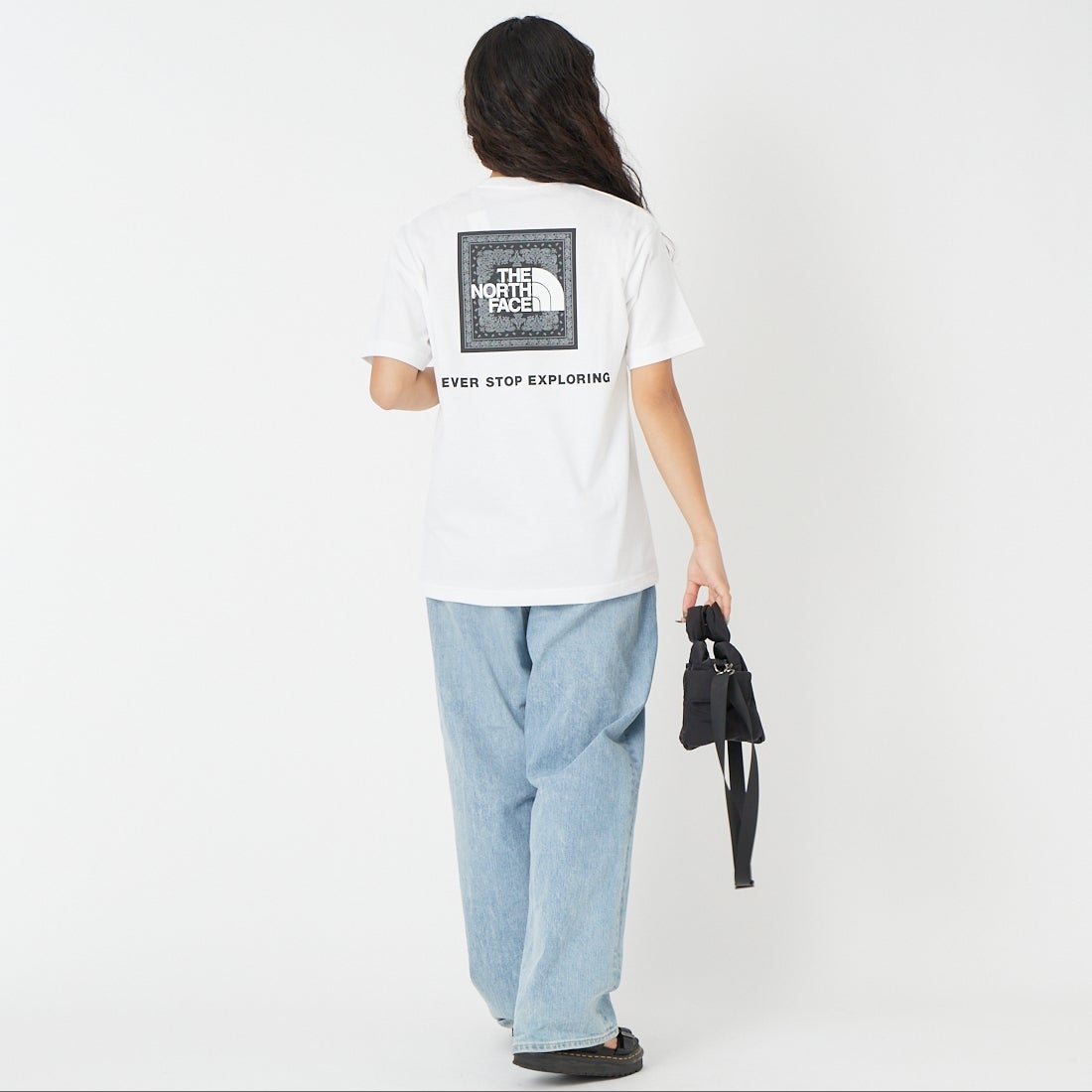THE NORTH FACE [ザ ノースフェイス] ショートスリーブバンダナスクエアロゴTシャツ [NT32446] W2 &&モデル身長：162cm 着用サイズ：S&&
