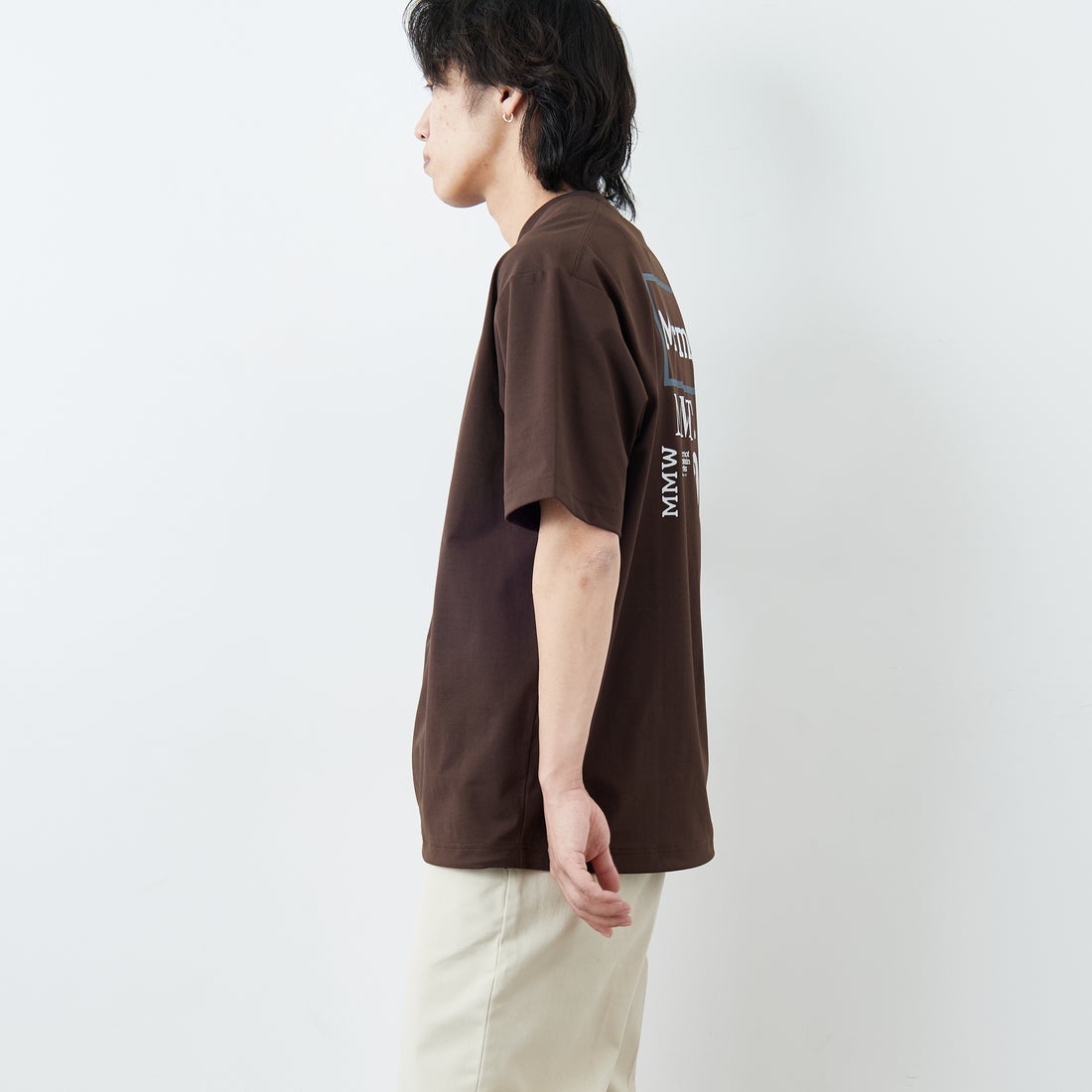 Marmot [マーモット] 別注 ドローコード付き ヒストリーロゴ バックプリントTシャツ [MTSS26MST336IN-JF] D.BROWN &&モデル身長：179cm 着用サイズ：L&&