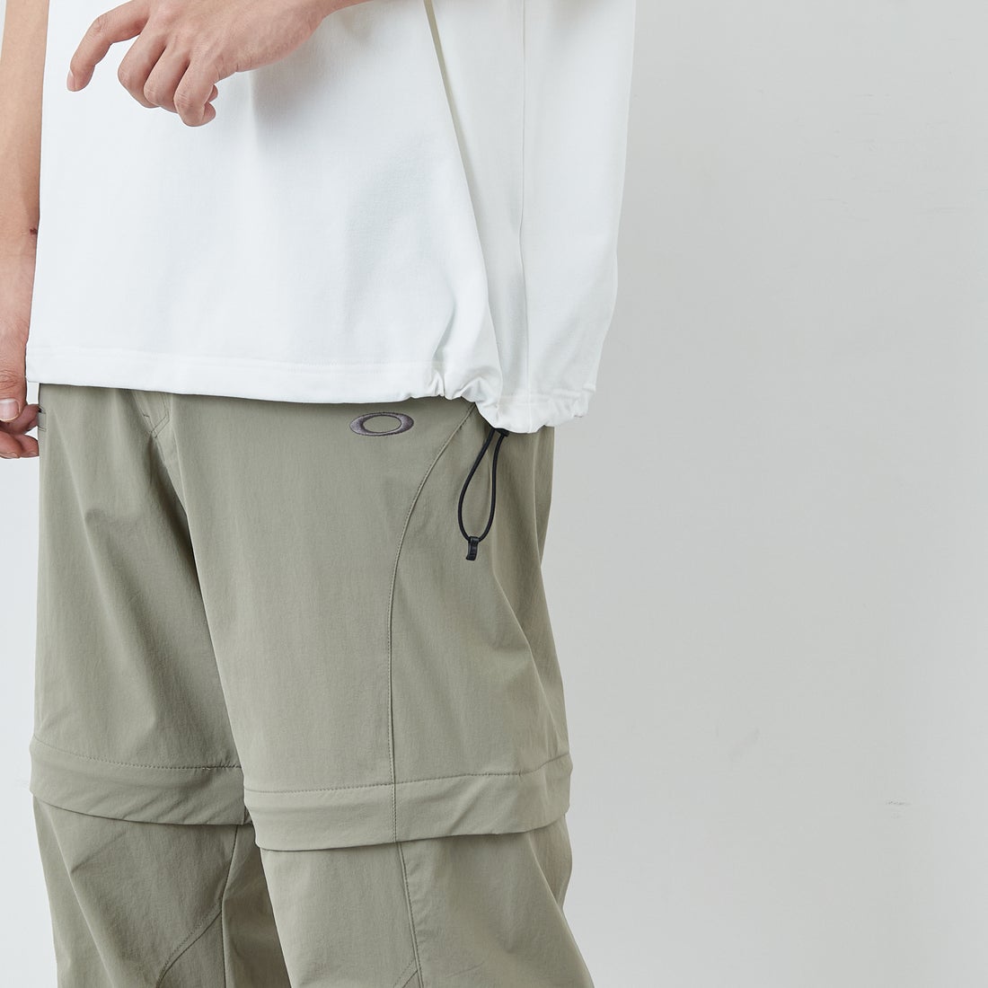 Marmot [マーモット] 別注 ドローコード付き ヒストリーロゴ バックプリントTシャツ [MTSS26MST336IN-JF] WHITE &&モデル身長：179cm 着用サイズ：L&&
