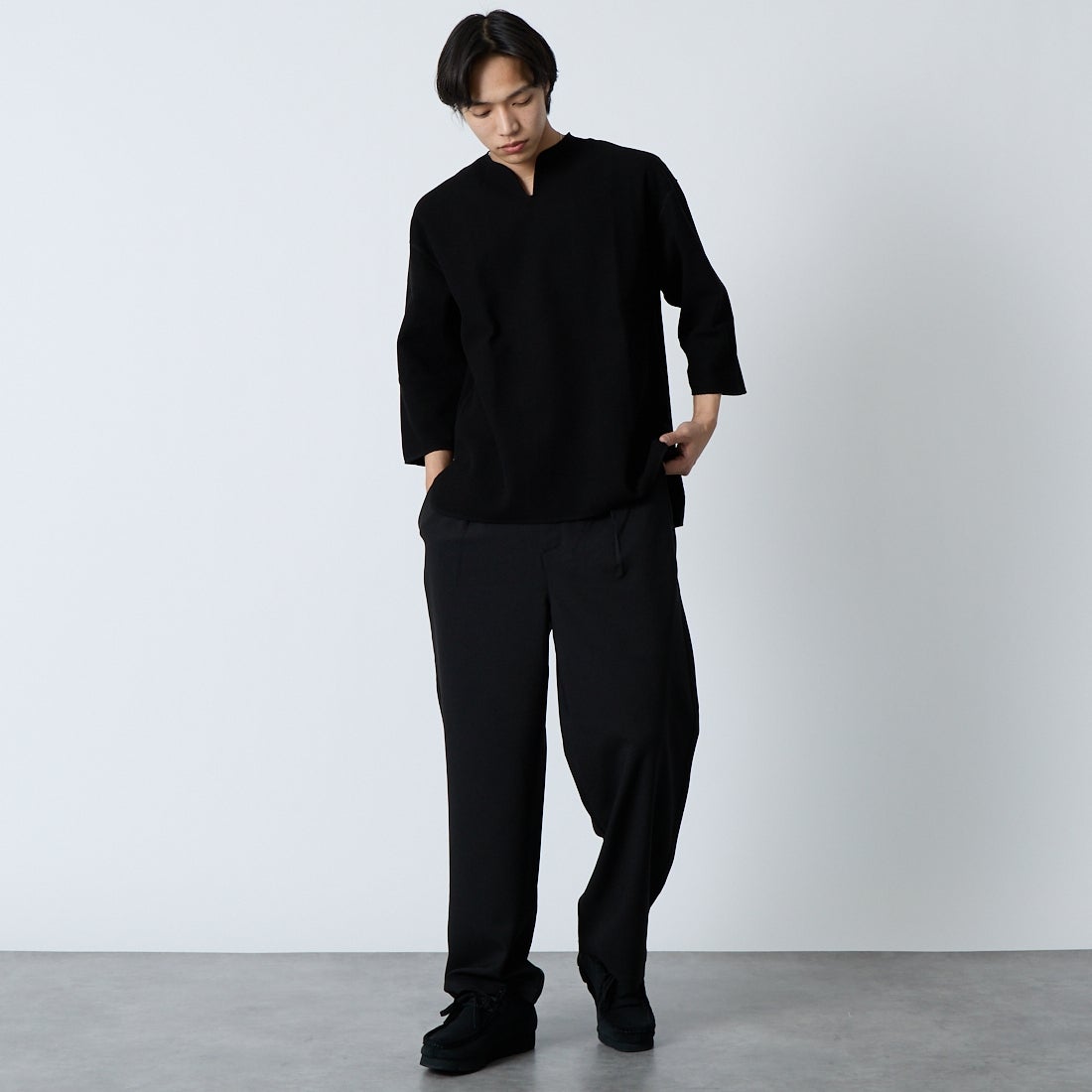 blurhms ROOTSTOCK [ブラームス ルーツストック] 別注 ラフ&スムース サーマルオーバーネック7分袖Tシャツ [BROOTS26SJF01-JF] BLACK &&モデル身長：179cm 着用サイズ：3&&