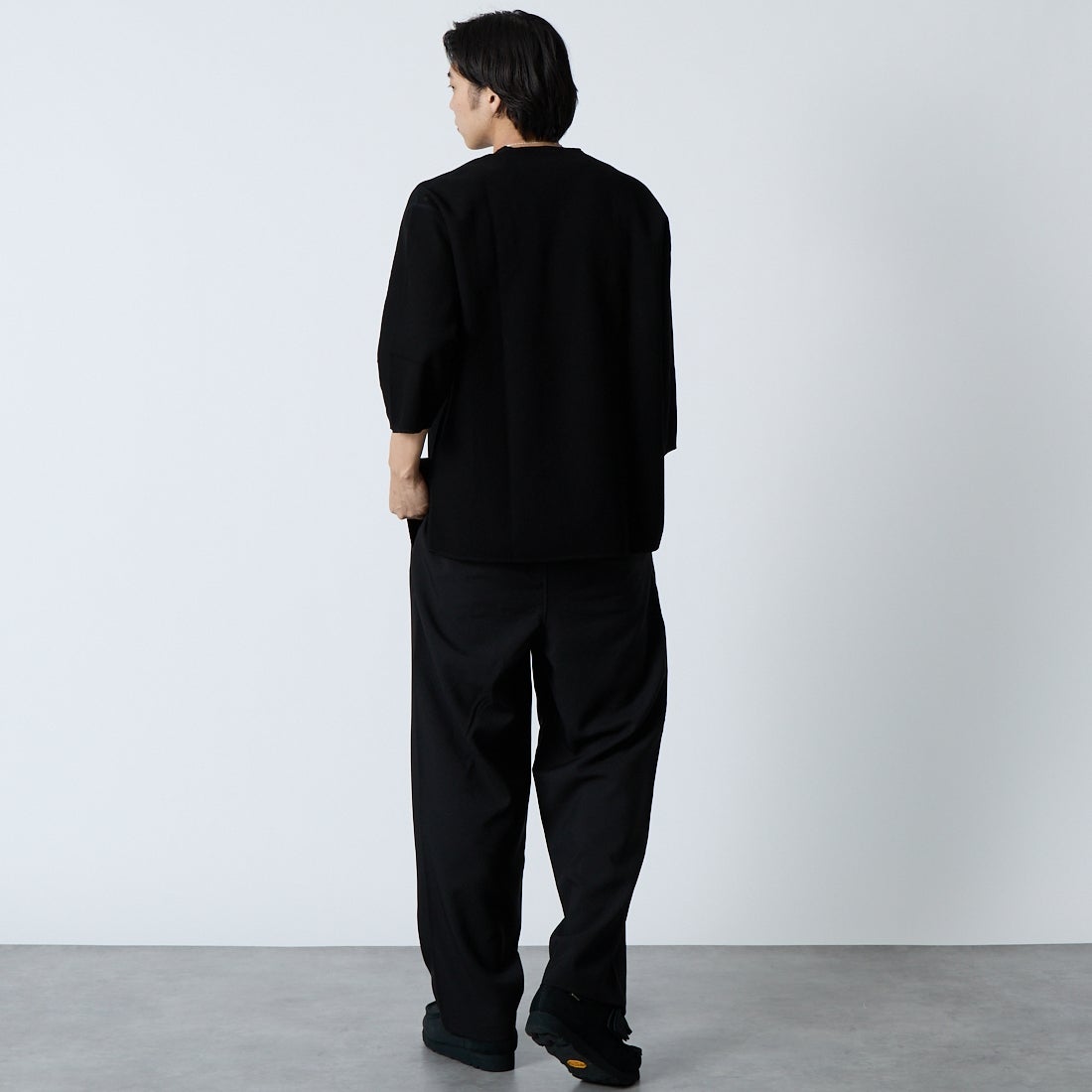blurhms ROOTSTOCK [ブラームス ルーツストック] 別注 ラフ&スムース サーマルオーバーネック7分袖Tシャツ [BROOTS26SJF01-JF] BLACK &&モデル身長：179cm 着用サイズ：3&&