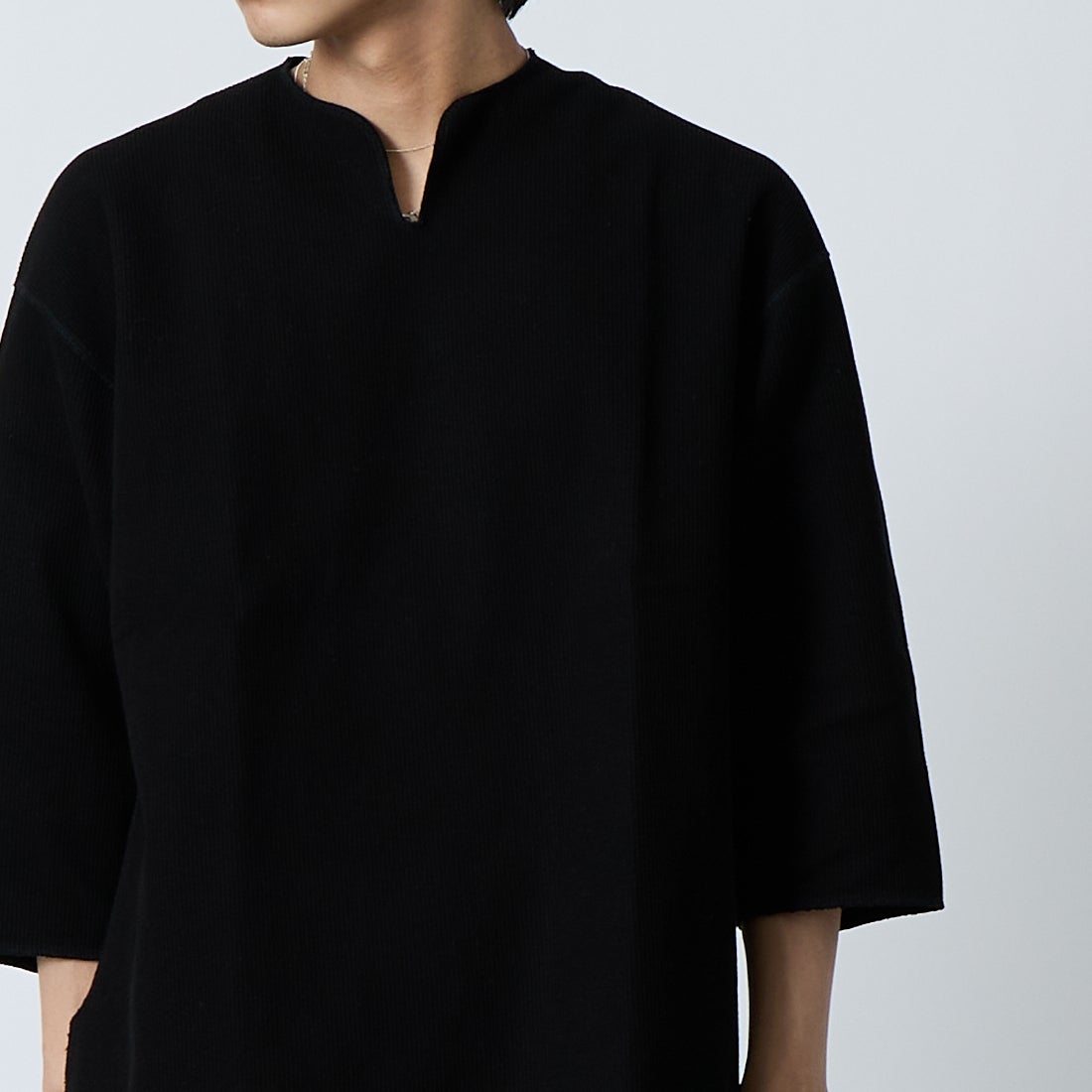 blurhms ROOTSTOCK [ブラームス ルーツストック] 別注 ラフ&スムース サーマルオーバーネック7分袖Tシャツ [BROOTS26SJF01-JF] BLACK &&モデル身長：179cm 着用サイズ：3&&