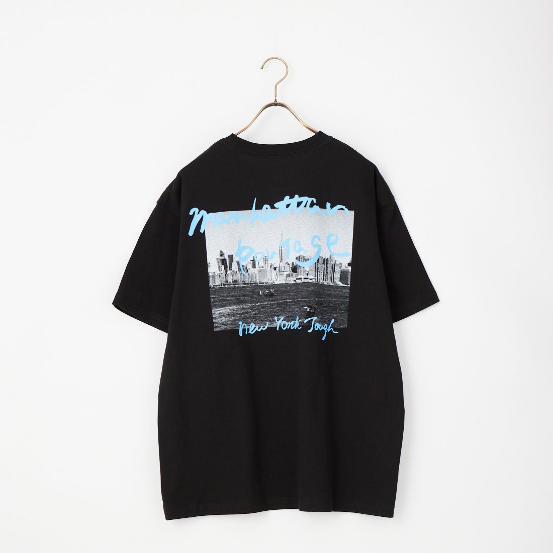 MANHATTAN PORTAGE [マンハッタンポーテージ] 別注 バックフォトプリントTシャツ [26SSMP-IN81-JF] BLACK
