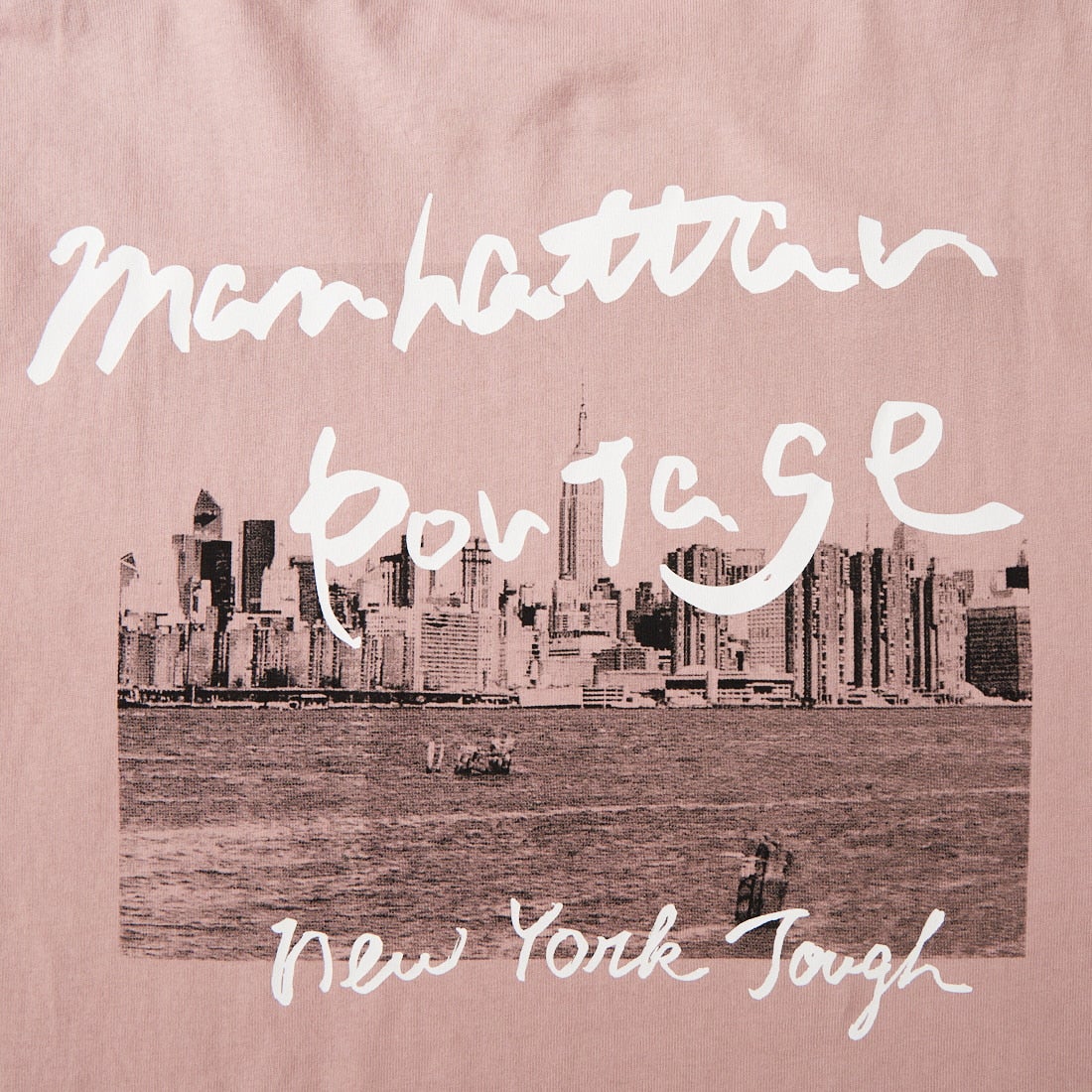 MANHATTAN PORTAGE [マンハッタンポーテージ] 別注 バックフォトプリントTシャツ [26SSMP-IN81-JF] PINK