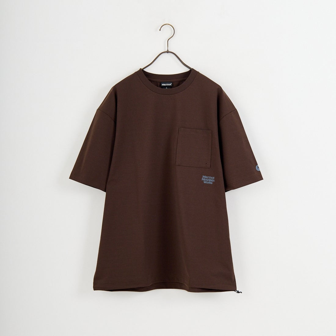 Marmot [マーモット] 別注 ドローコード付き ポケットロゴTシャツ [MTSS26MST338IN-JF] D.BROWN