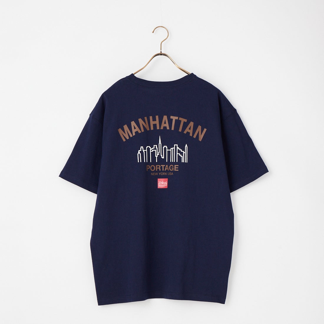 MANHATTAN PORTAGE [マンハッタンポーテージ] 別注 アーチプリントTシャツ [26SSMP-IN85-JF] NAVY