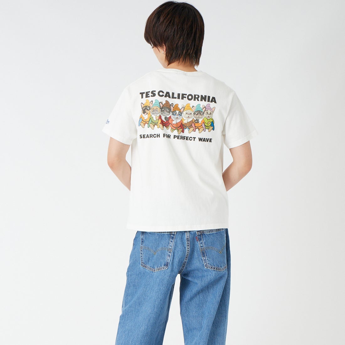 The Endless Summer [エンドレスサマー] SEVENS BUHI ショートスリーブTシャツ [FH-26574321] 07 WHITE &&モデル身長：177cm 着用サイズ：M&&