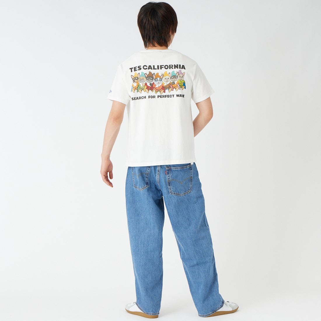 The Endless Summer [エンドレスサマー] SEVENS BUHI ショートスリーブTシャツ [FH-26574321] 07 WHITE &&モデル身長：177cm 着用サイズ：M&&