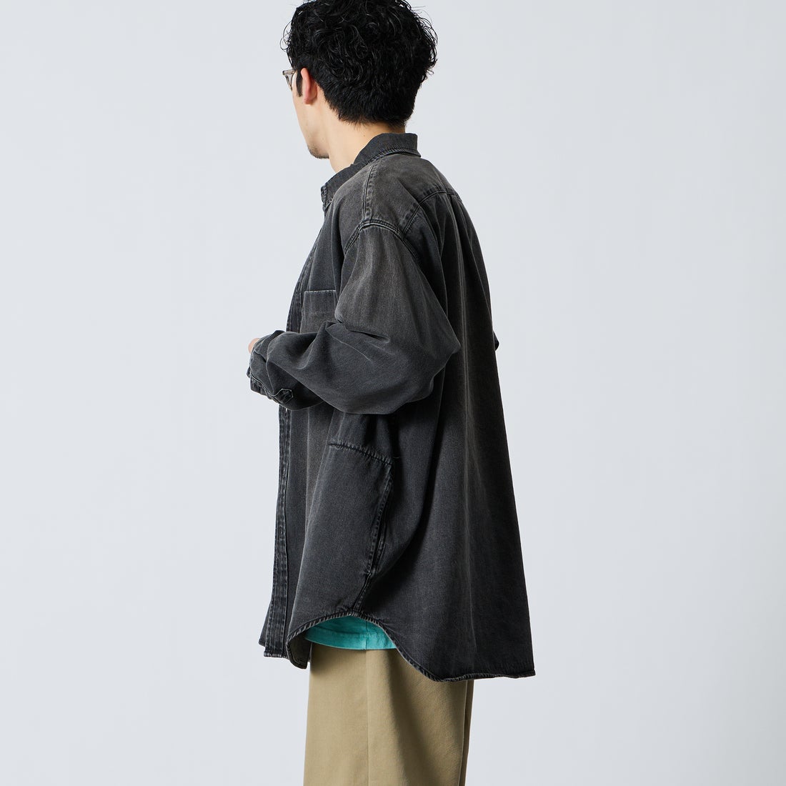 PENNEYS [ぺニーズ] 別注 デニムビッグシャツ [PN26S001-JF] BLACK USED &&モデル身長：168cm 着用サイズ：L&&