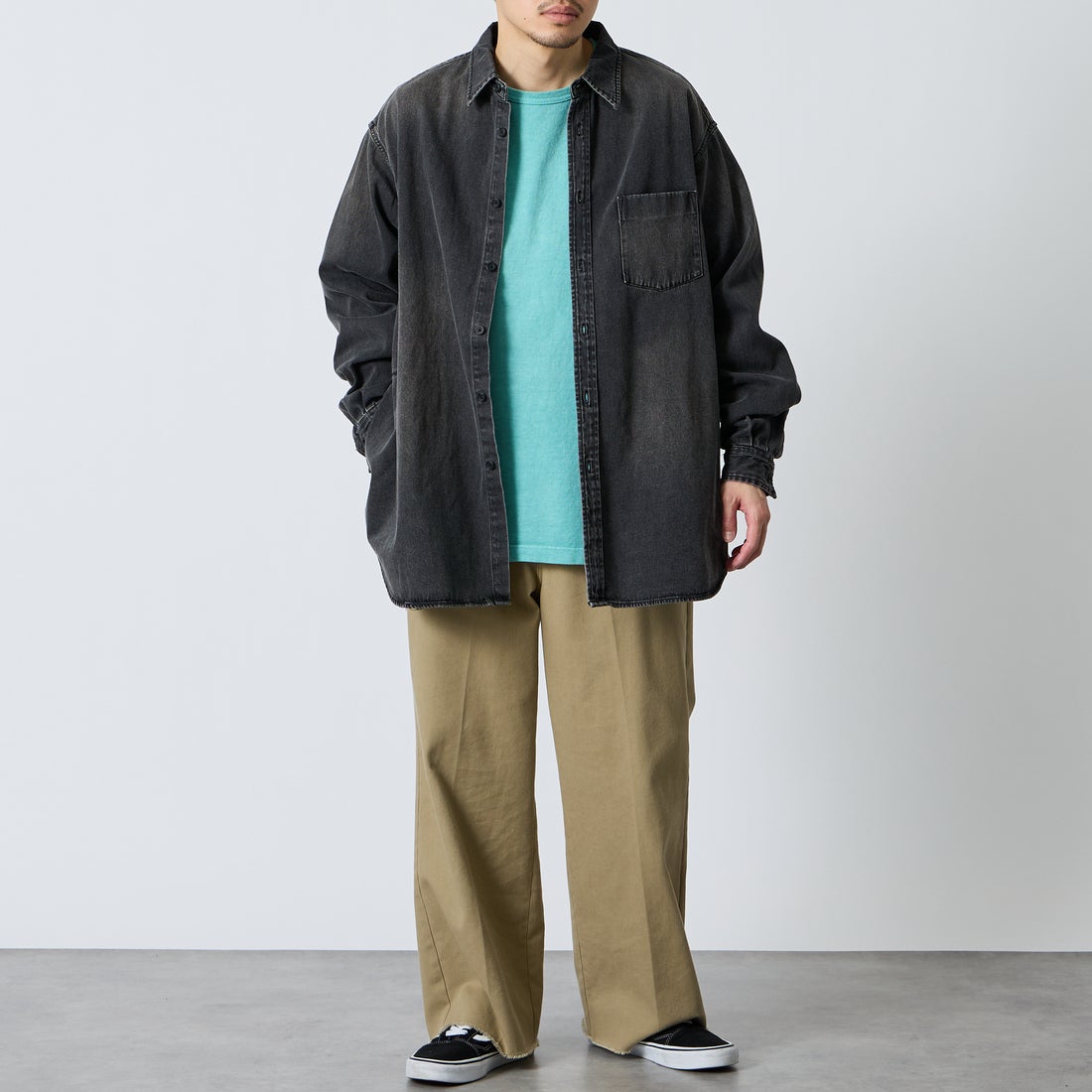 PENNEYS [ぺニーズ] 別注 デニムビッグシャツ [PN26S001-JF] BLACK USED &&モデル身長：168cm 着用サイズ：L&&