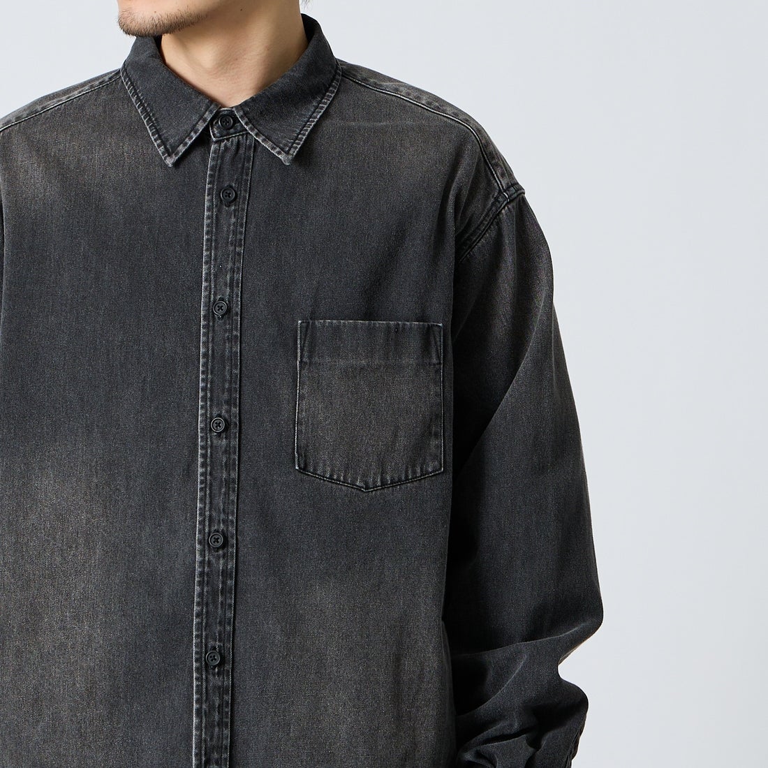 PENNEYS [ぺニーズ] 別注 デニムビッグシャツ [PN26S001-JF] BLACK USED &&モデル身長：168cm 着用サイズ：L&&