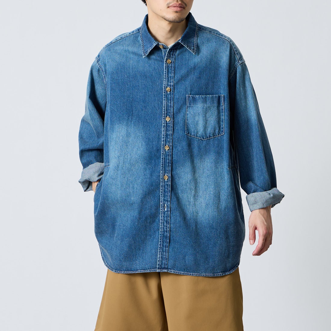 PENNEYS [ぺニーズ] 別注 デニムビッグシャツ [PN26S001-JF] BLUE USED &&モデル身長：168cm 着用サイズ：M&&