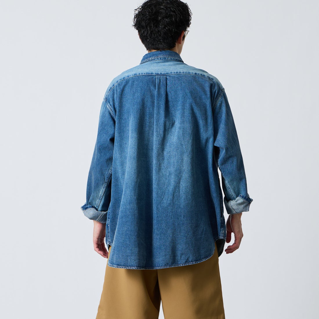 PENNEYS [ぺニーズ] 別注 デニムビッグシャツ [PN26S001-JF] BLUE USED &&モデル身長：168cm 着用サイズ：M&&