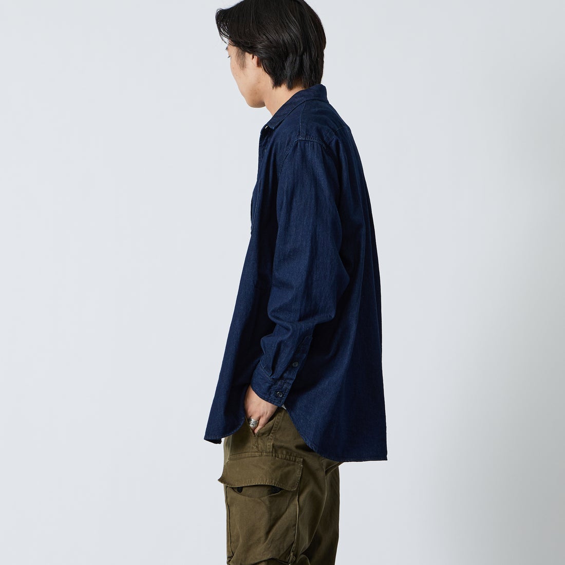 PENNEYS [ぺニーズ] 別注 デニムビッグシャツ [PN26S001-JF] BLUE O.W &&モデル身長：179cm 着用サイズ：L&&