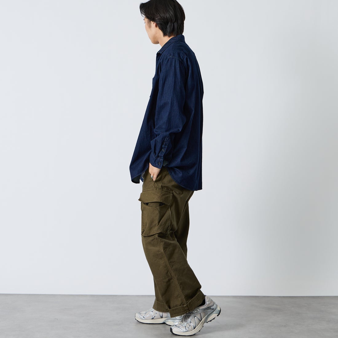 PENNEYS [ぺニーズ] 別注 デニムビッグシャツ [PN26S001-JF] BLUE O.W &&モデル身長：179cm 着用サイズ：L&&