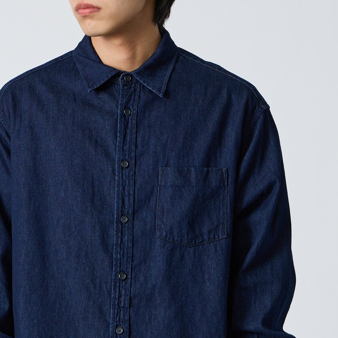 PENNEYS [ぺニーズ] 別注 デニムビッグシャツ [PN26S001-JF] BLUE O.W &&モデル身長：179cm 着用サイズ：L&&