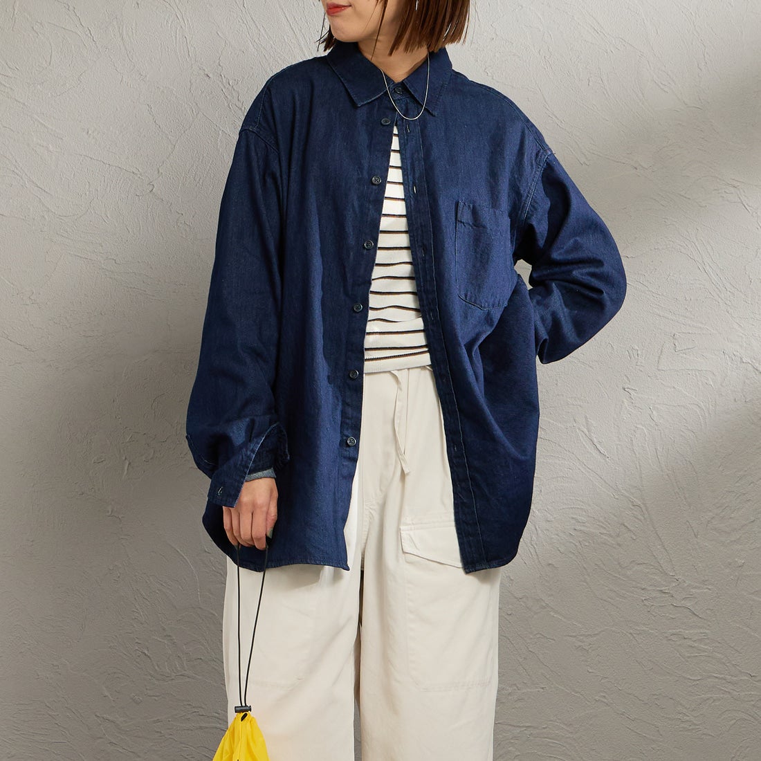 PENNEYS [ぺニーズ] 別注 デニムビッグシャツ [PN26S001-JF] BLUE O.W &&モデル身長：159cm 着用サイズ：S&&