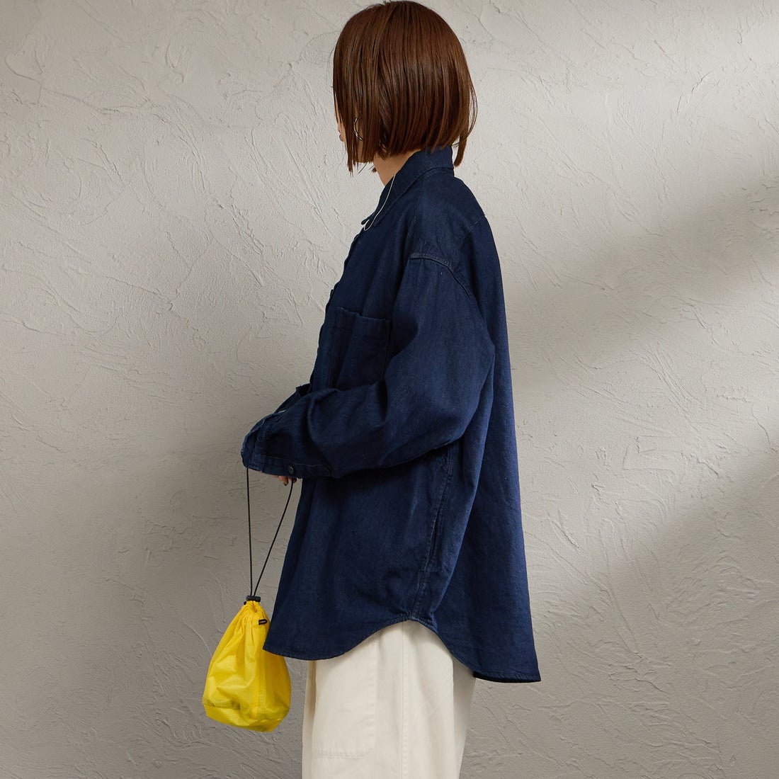 PENNEYS [ぺニーズ] 別注 デニムビッグシャツ [PN26S001-JF] BLUE O.W &&モデル身長：159cm 着用サイズ：S&&