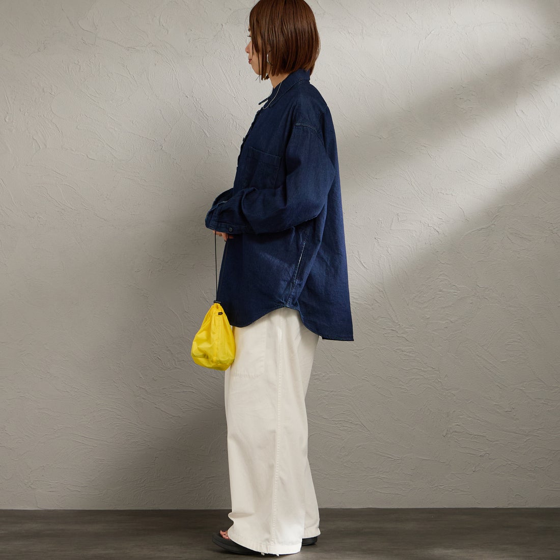 PENNEYS [ぺニーズ] 別注 デニムビッグシャツ [PN26S001-JF] BLUE O.W &&モデル身長：159cm 着用サイズ：S&&