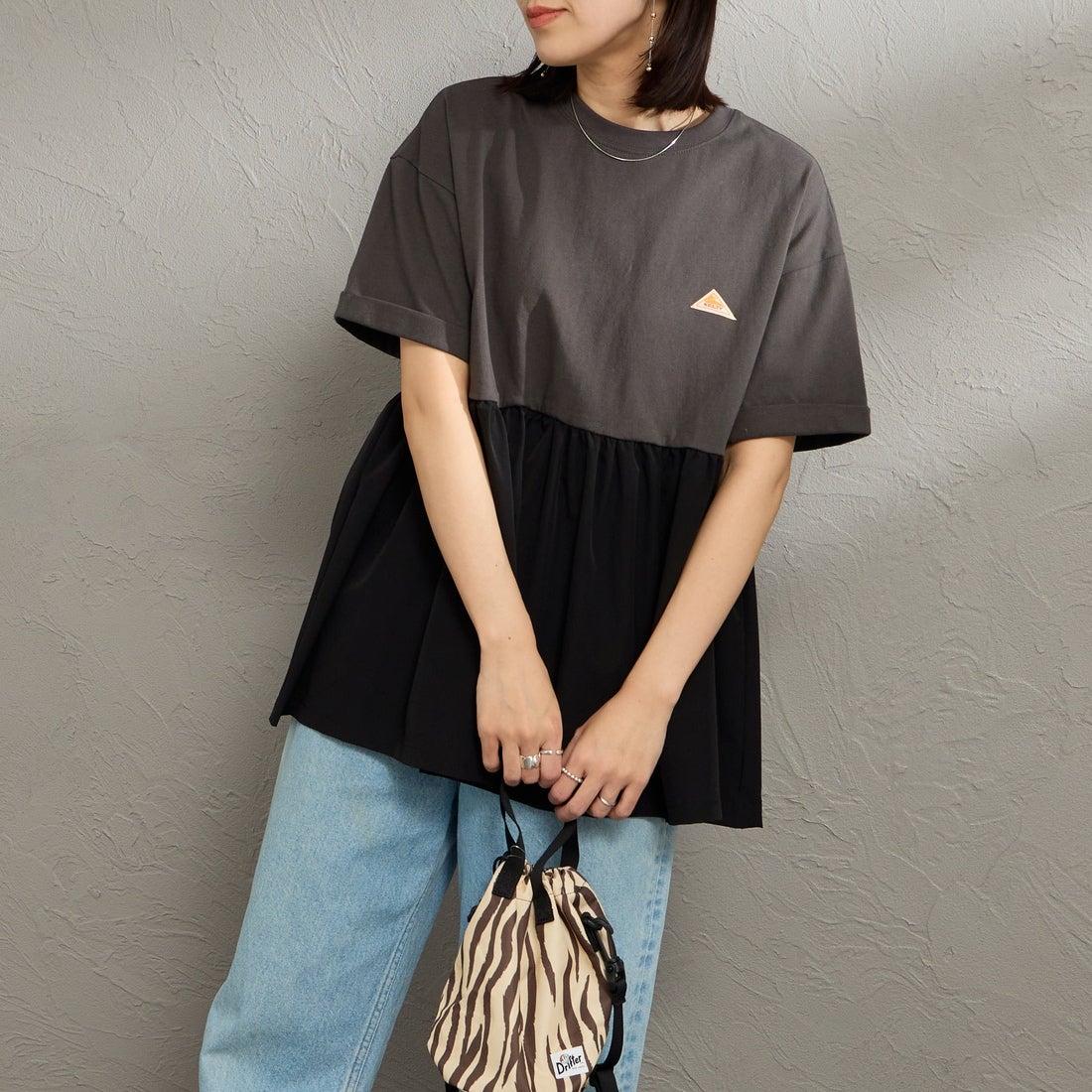 KELTY [ケルティ] 別注 ウエスト切替 ペプラムデザインTシャツ [KE262W30IN01-JF] ﾁｬｺｰﾙ &&モデル身長：160cm 着用サイズ：F&&
