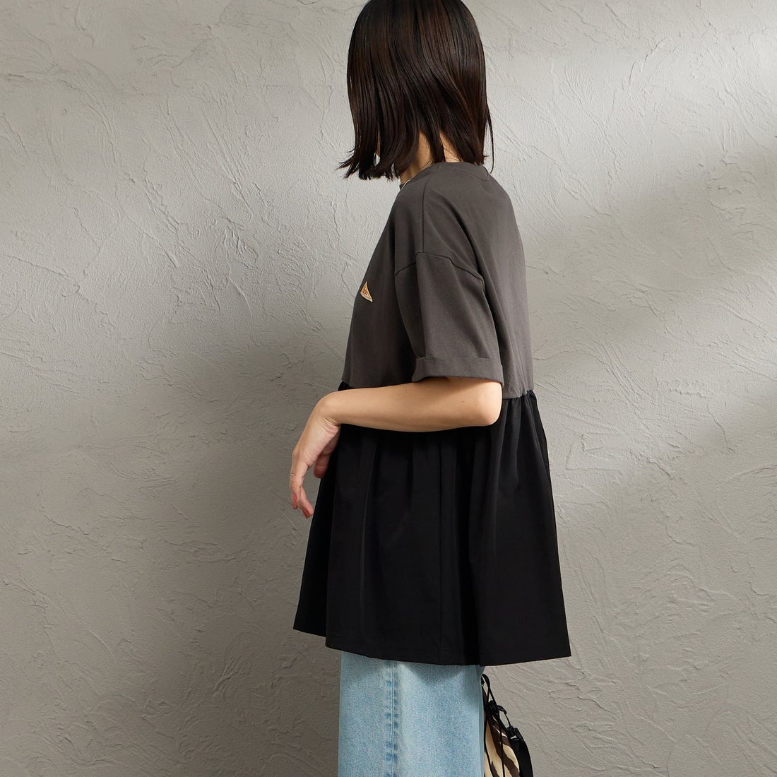 KELTY [ケルティ] 別注 ウエスト切替 ペプラムデザインTシャツ [KE262W30IN01-JF] ﾁｬｺｰﾙ &&モデル身長：160cm 着用サイズ：F&&