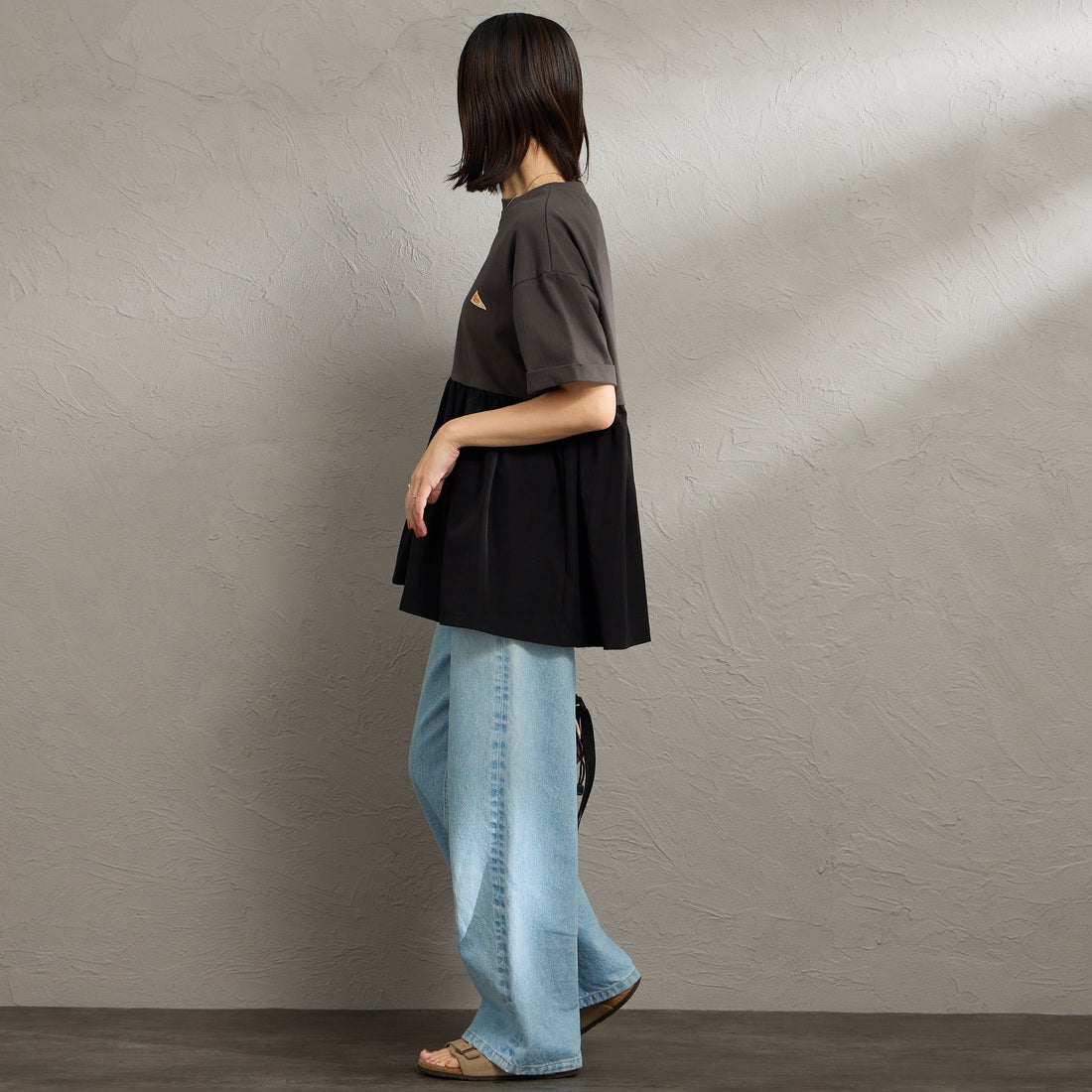 KELTY [ケルティ] 別注 ウエスト切替 ペプラムデザインTシャツ [KE262W30IN01-JF] ﾁｬｺｰﾙ &&モデル身長：160cm 着用サイズ：F&&