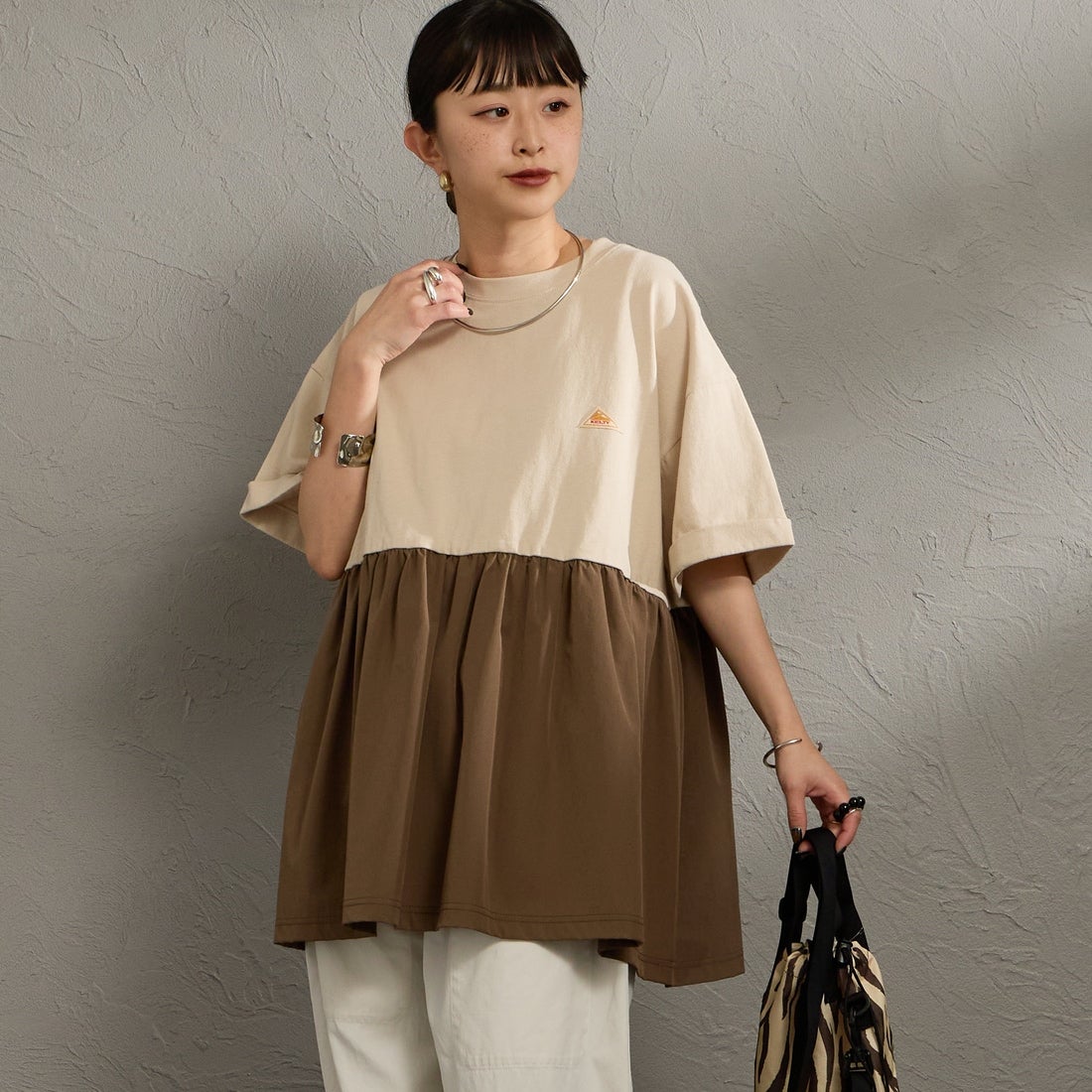 KELTY [ケルティ] 別注 ウエスト切替 ペプラムデザインTシャツ [KE262W30IN01-JF] ｸﾞﾚｰｼﾞｭ &&モデル身長：150cm 着用サイズ：F&&