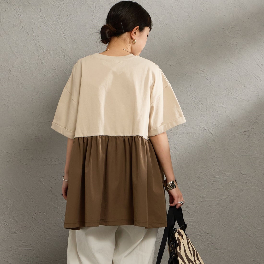 KELTY [ケルティ] 別注 ウエスト切替 ペプラムデザインTシャツ [KE262W30IN01-JF] ｸﾞﾚｰｼﾞｭ &&モデル身長：150cm 着用サイズ：F&&