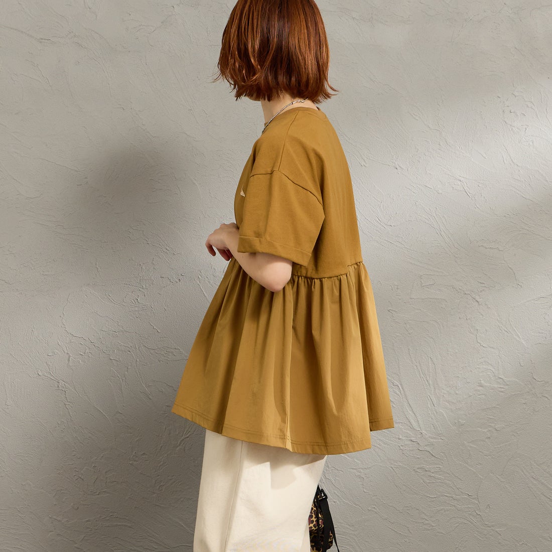 KELTY [ケルティ] 別注 ウエスト切替 ペプラムデザインTシャツ [KE262W30IN01-JF] ｶｰｷ &&モデル身長：158cm 着用サイズ：F&&