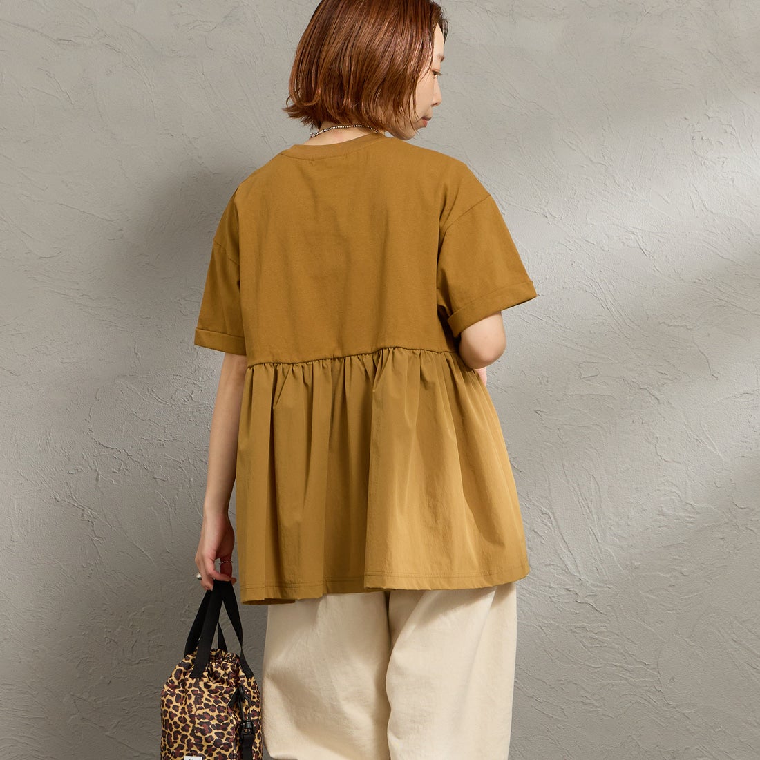 KELTY [ケルティ] 別注 ウエスト切替 ペプラムデザインTシャツ [KE262W30IN01-JF] ｶｰｷ &&モデル身長：158cm 着用サイズ：F&&