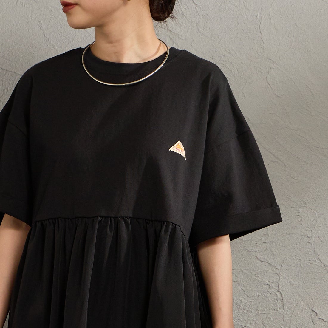 KELTY [ケルティ] 別注 ウエスト切替 ペプラムデザインTシャツ [KE262W30IN01-JF] ﾌﾞﾗｯｸ &&モデル身長：150cm 着用サイズ：F&&