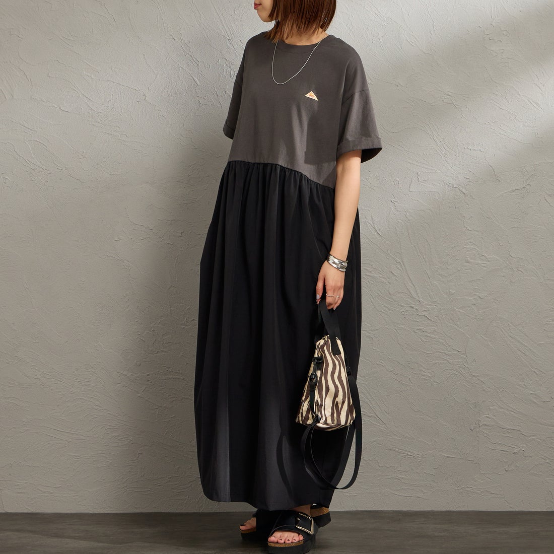 KELTY [ケルティ] 別注 異素材切替 ウエストギャザーワンピース [KE262W30IN02-JF] ﾁｬｺｰﾙ &&モデル身長：159cm 着用サイズ：F&&