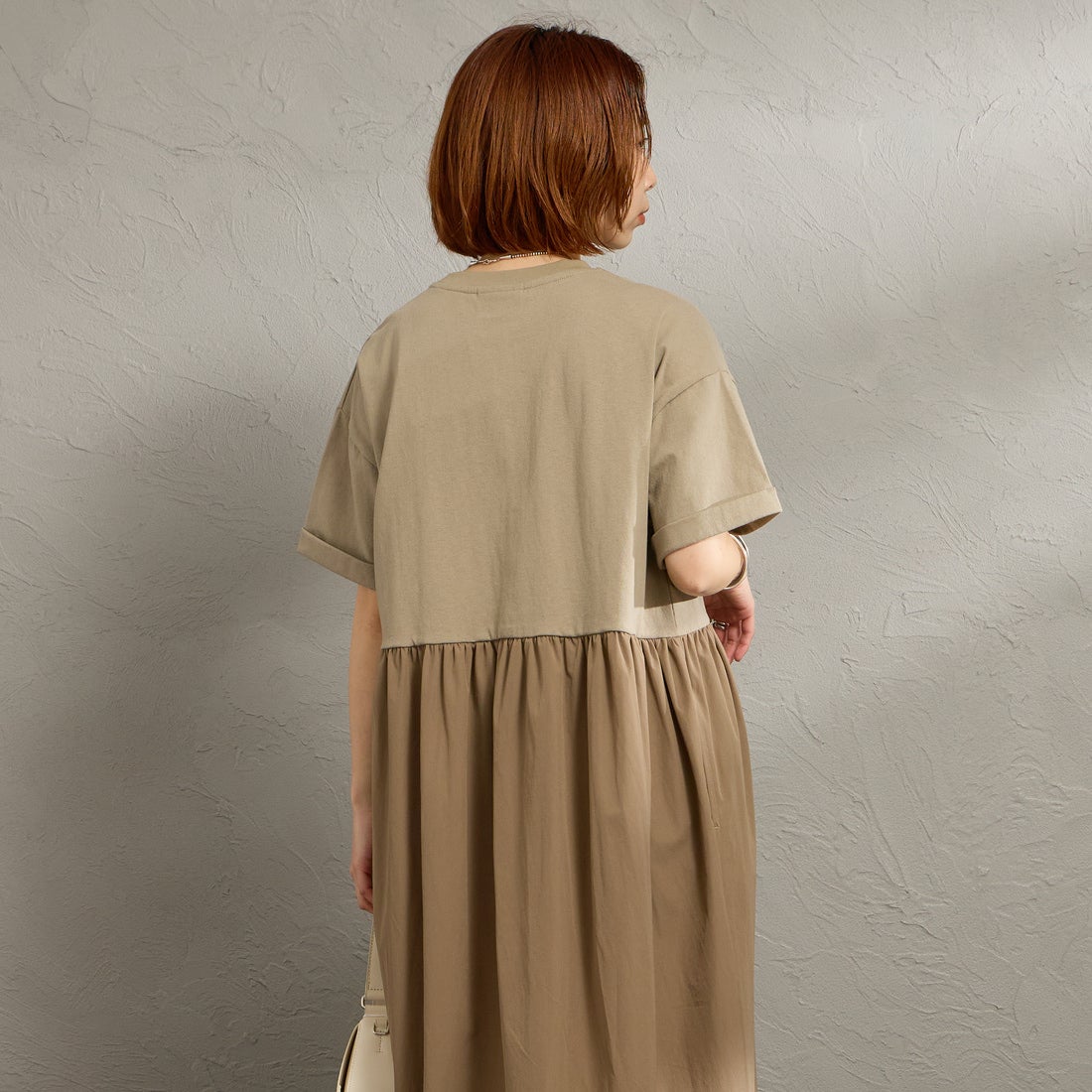 KELTY [ケルティ] 別注 異素材切替 ウエストギャザーワンピース [KE262W30IN02-JF] ﾍﾞｰｼﾞｭ &&モデル身長：158cm 着用サイズ：F&&