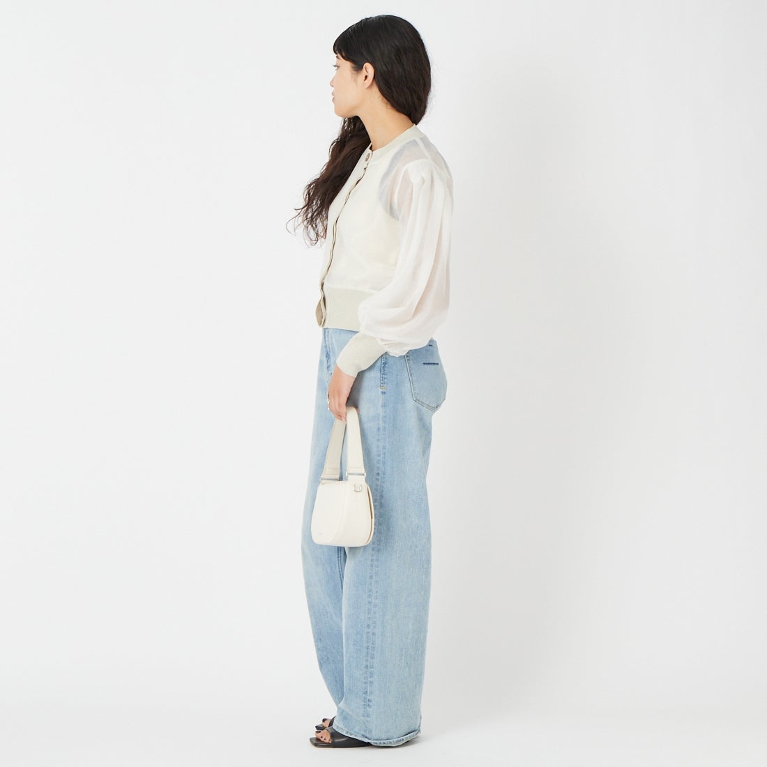 DIGNITE COLLIER [ディニテコリエ] シアー切替カーディガン [80267113] 031 ｵﾌﾎﾜｲﾄ &&モデル身長：162cm 着用サイズ：F&&